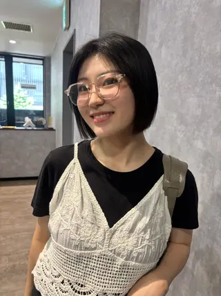 ショート 🌐NATSUMI 🌐【寒色カラー】のヘアスタイル