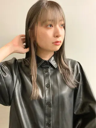 ロング カラー 顔まわりレイヤー デザインカットのヘアスタイル