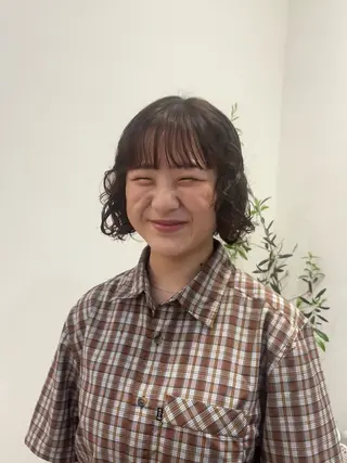 ショート パーマ anna/ラフパーマ /くすみベージュのヘアスタイル