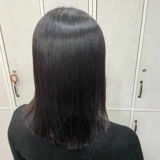 ミディアム 小泉 果穂のヘアスタイル