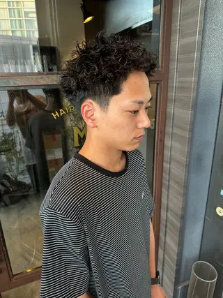 ショート パーマ メンズ 俵 知広のヘアスタイル