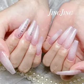 ネイル Queenie 🦋のネイルデザイン