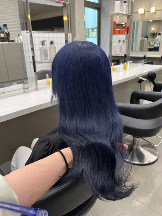 ロング 寒色＆ブリーチ特化 寒色MiOのヘアスタイル