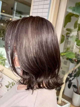 ミディアム カラー 白髪ぼかしハイライト 💫ミネ ヒロシのヘアスタイル