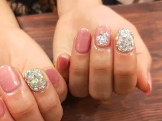 ネイル はばすみれ🎀ﾈｲﾙ 光ﾌｪｲｼｬﾙ ﾍｱのネイルデザイン