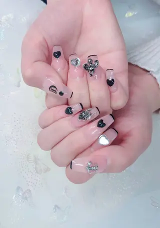 ネイル パーツ全部¥110 サロンミミのネイルデザイン