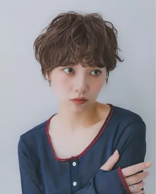 ショート パーマ 渡邊 百咲のヘアスタイル