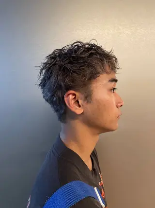 ショート カラー メンズ 吉田一輝 外国人パーマのヘアスタイル