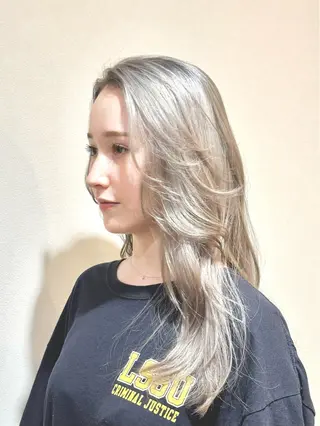セミロング カラー ✂︎cadre✂︎ 🪶かまだれいし🪶のヘアスタイル