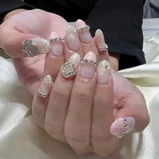 ネイル マツエク・マツパ アイブロウ Nail&eye Belire 新宿のネイルデザイン