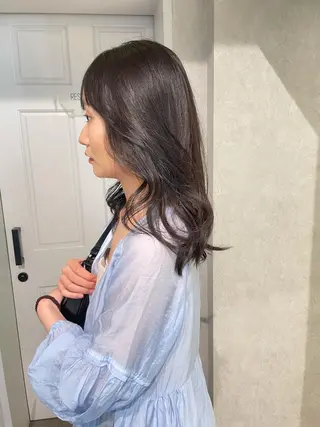 セミロング カラー ナチュラル透明感🌱 小山美樹子のヘアスタイル