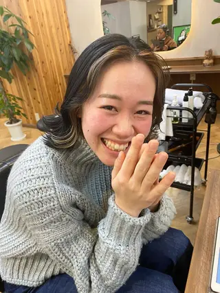 ミディアム デザインカラー/ボブ ブリーチカラー/ユリのヘアスタイル