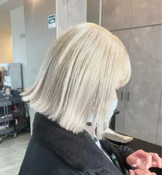 セミロング カラー ヘアアレンジ 🌹TikTok４万 ﾌｫﾛﾜｰ🌹AKIのヘアスタイル