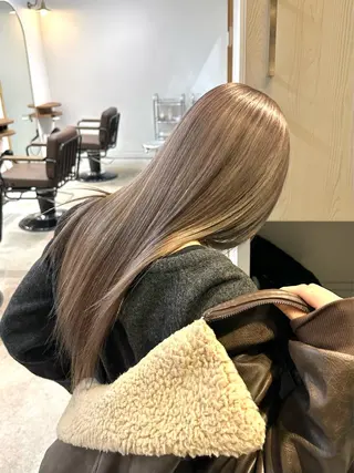セミロング ササキカズマ〻透明感 〻色落ち〻赤み消しのヘアスタイル