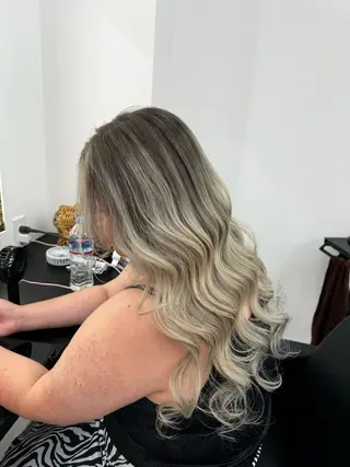 ロング ブリーチカラー💖 rukaのヘアスタイル