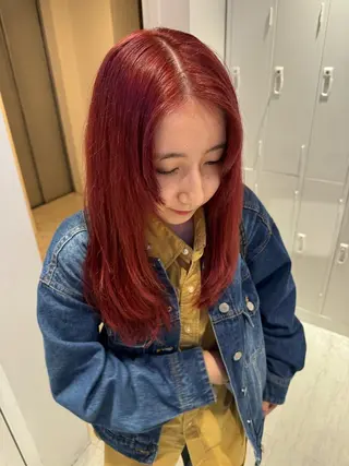 カラー Ami/艶カラー/ レイヤー/ハイトーンのヘアスタイル