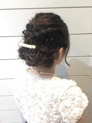 ロング カラー ヘアアレンジ 鍵山 千秋のヘアスタイル