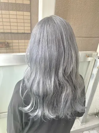 ロング カラー 岩谷/ブリーチ 🪽透明感カラーのヘアスタイル