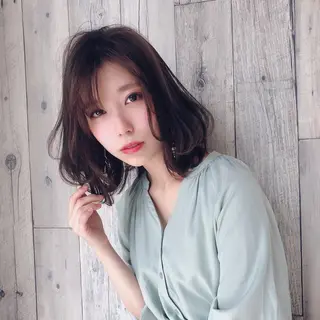 ミディアム カラー LOOP hairのヘアスタイル