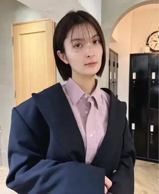 ショート カラー レイヤーカット🐩 透明感カラー モカのヘアスタイル