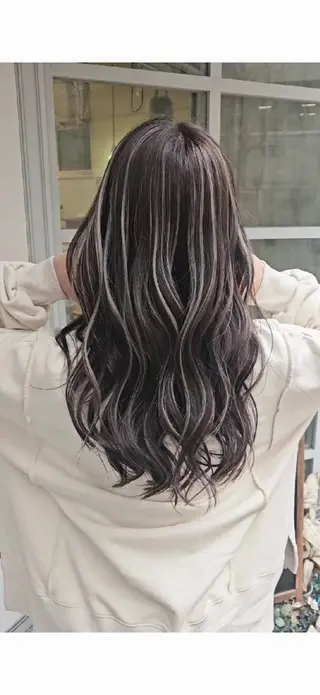ロング バレイヤージュ/ ハイライト/大内格のヘアスタイル