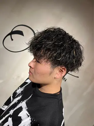 パーマ メンズ 艶感/レイヤーカット 🌐Taketoのヘアスタイル
