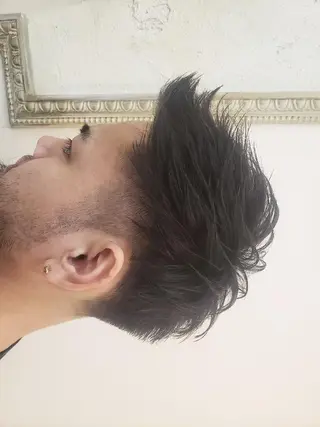 メンズ ショート 特殊パーマ 片山恭兵のヘアスタイル