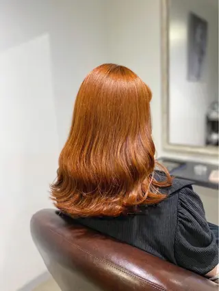 カラー 根本 真奈のヘアスタイル