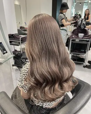 セミロング カラー センターパート特化 井上健太のヘアスタイル