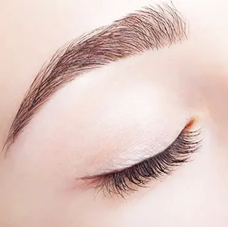 アイブロウ Lashiku BelleAyumiのマツエク・マツパデザイン