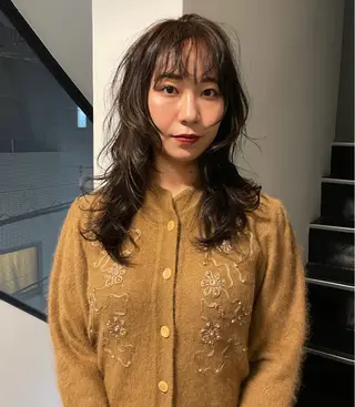 セミロング カラー ファッションに 溶け込むstyleのヘアスタイル