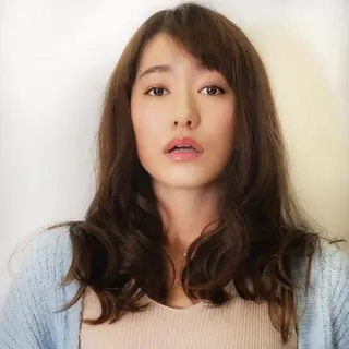 セミロング 大人の艶髪✂️ 矢崎美紀のヘアスタイル