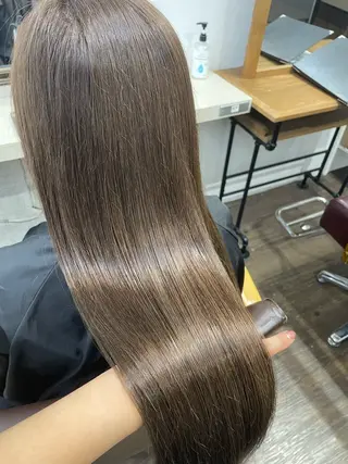 ロング 横浜🦋ハイトーン 🫐シャドウルーツのヘアスタイル