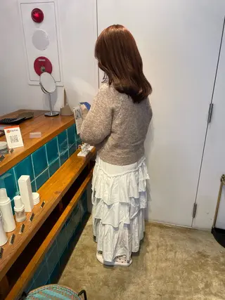 ミディアム カラー MIOベージュカラー 柔らかいカラーのヘアスタイル