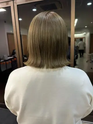 ショート カラー peg.hair所属・ブリーチカラー🫧 森　凪沙のヘアスタイル