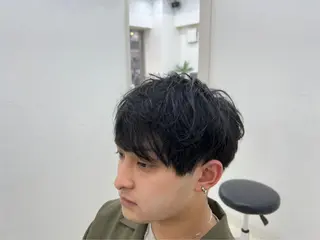 ミディアム 嶋 悠哉のヘアスタイル