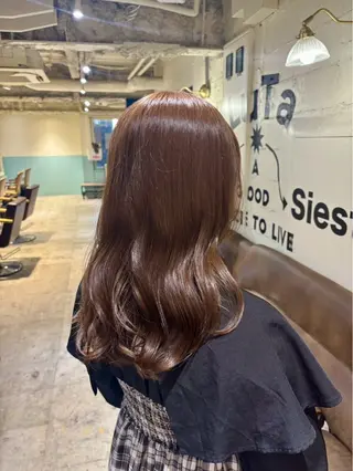 ロング 透明感カラー アンリのヘアスタイル