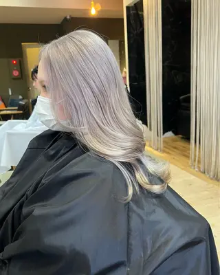 セミロング カラー 藤本 翔己のヘアスタイル