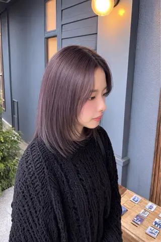 ミディアム カラー ふじわらはゆ/ブリー チ/ベージュカラーのヘアスタイル