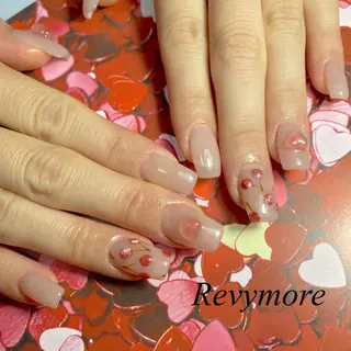 ミディアム ネイル nail salon Revymoreのネイルデザイン