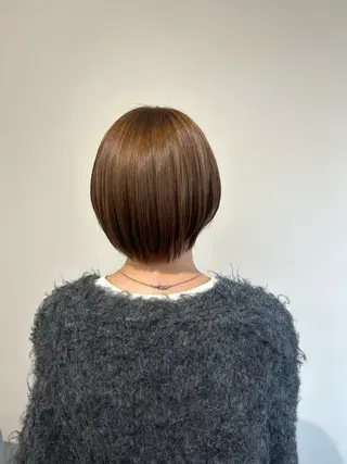 ショート カラー ベージュ/ダブルカラ ー/新潟駅/青柳萌果のヘアスタイル
