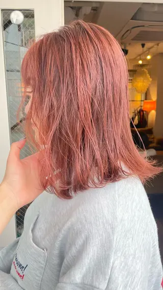 セミロング カラー ファッションに 溶け込むstyleのヘアスタイル