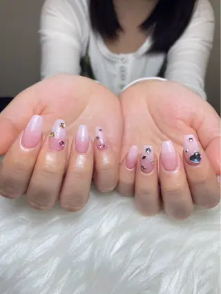 ネイル 𝓐𝓷𝓻𝓲 XiinhNailのネイルデザイン