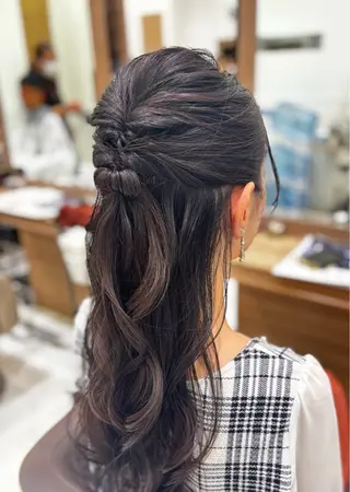 ヘアアレンジ 🐈‍⬛SARA🎀 縮毛矯正のヘアスタイル