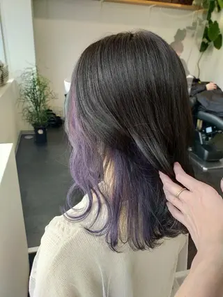 カラー セミロング RU RIのヘアスタイル