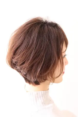 ショート カラー 小川 美香のヘアスタイル