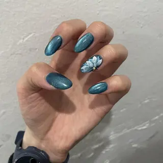 カラー miki ✴︎ 田町/パラジェルのネイルデザイン