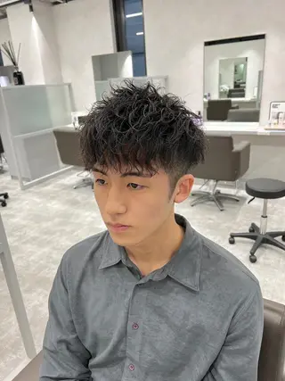 ショート カラー パーマ メンズ 関西センターパート メンズモデル募集のヘアスタイル