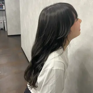ロング カラー 沖山 友津季のヘアスタイル