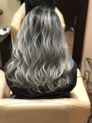 セミロング カラー 辻 竜也　のヘアスタイル